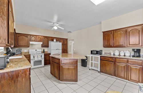 Safford House | 4-bedroom spacious home in Safford with AC.