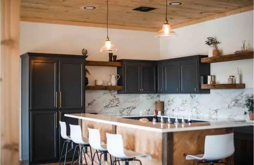 Louisburg House | 4-bedroom Spacious Loft just 17 minutes from Overland Park