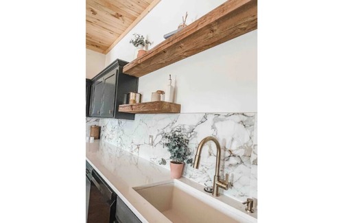 Louisburg House | 4-bedroom Spacious Loft just 17 minutes from Overland Park