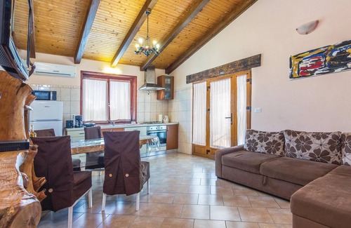 Gracisce House | 4 bedroom stunning home in Puzari