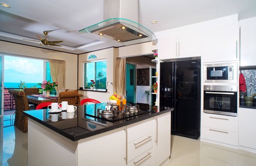 Bophut Villa | 4 BEDROOM - STUNNING SEA VIEWS, MOUNTAIN VISTAS AND CLOSE TO OCEAN AND SHOPPING