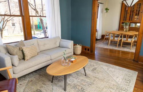 Roanoke Apartment | 4 Bedroom Suite At The Historic Winona House