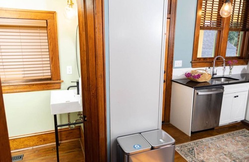 Roanoke Apartment | 4 Bedroom Suite at the Historic Winona House