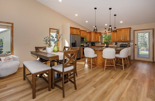 Bismarck House | 4-bedroom townhome in a quiet, upscale neighborhood with a private deck and yard