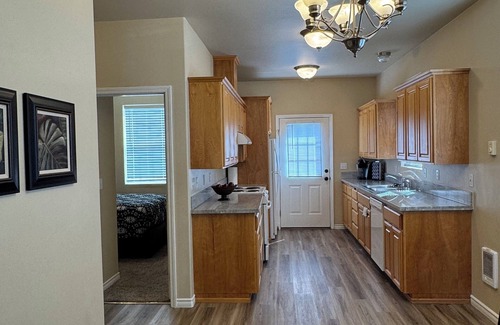 Corvallis House | 4-bedroom townhome in beautiful Corvallis close to OSU & Sunset Shopping Center