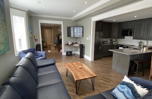 Wasaga Beach House | 4 bedroom townhouse in Wasaga Beach, steps to sandy beach, high speed wifi, AC