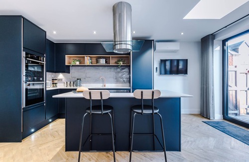 Walkden House | 4 Bedroom Townhouse (Monton)