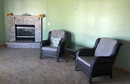 Belvidere House | 4 Bedroom Tri-level in a small Midwest town