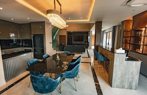 Nong Prue Villa | 4 bedroom ultra luxury pool villa with lake view and daily cleaning