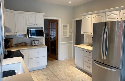 South End House | 4 Bedroom Urban Main floor Apartment in House!