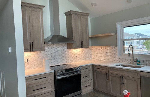 Caine Woods House | 4-bedroom vacation home on the bay just 16-minute walk to Ocean City Beach