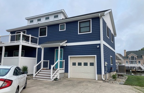 Caine Woods House | 4-bedroom vacation home on the bay just 16-minute walk to Ocean City Beach