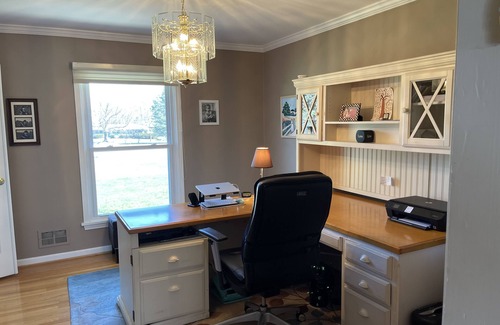 Pittsford House | 4-bedroom vacation home 11 minutes from University of Rochester