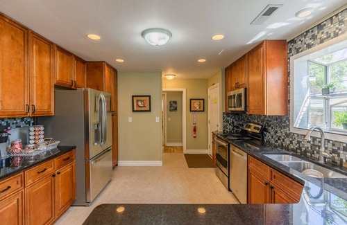 Richland House | 4-bedroom vacation home just 15 minutes to Columbia River