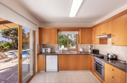 Ayia Thekla Villa | 4 bedroom villa in Agia Thekla