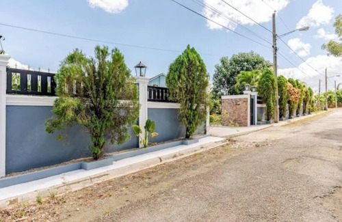 Constanza Villa | 4-bedroom villa in charming Jarabacoa with AC, WiFi. Relax and unwind