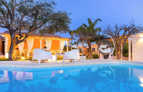 Grottelle Villa | 4 Bedroom Villa in Pozzallo