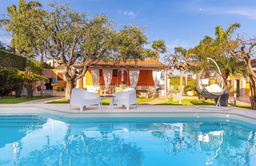 Grottelle Villa | 4 Bedroom Villa in Pozzallo