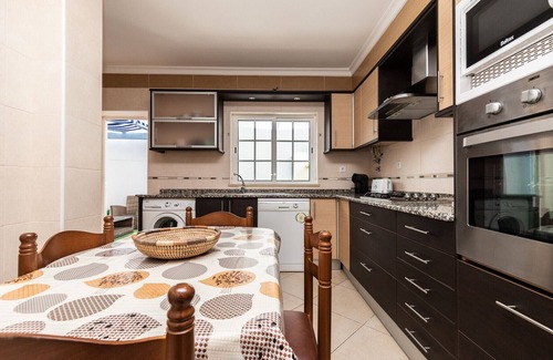 Manta Rota Ski Chalet | 4 bedroom villa in condominium with swimming pool by AlgarveManta (9V4)