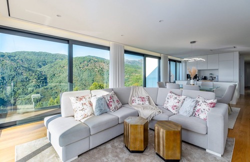 Vieira do Minho Villa | 4-bedroom villa in amazing Braga with AC, WiFi. Enjoy your stay