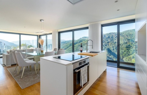 Vieira do Minho Villa | 4-bedroom villa in amazing Braga with AC, WiFi. Enjoy your stay