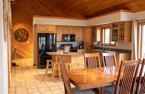 Rutland House | 4 bedroom vineyard home near Brookings, SD
