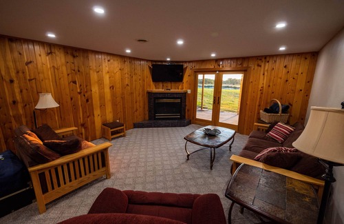 Rutland House | 4 bedroom vineyard home near Brookings, SD