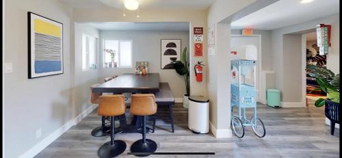 Henderson House | 4 Bedroom Vintage Cool House