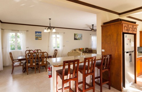 Weston Villa | 4 Bedroom West Coast Villa, Close to Beach