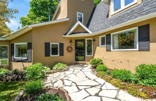 Mulmur Cottage | 4 bedroom with sauna in Mulmur