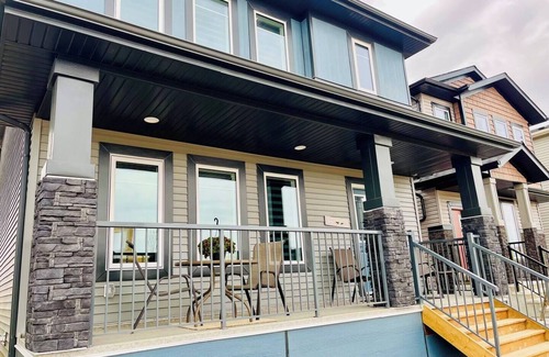 Beaumont House | 4 Bedroom3Full BathSingleHome with Dgarage14Min Airport and Edmonton South.