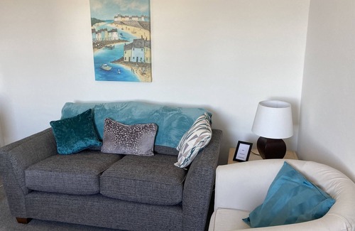 New Quay House | 4 Bedroomed Cottage, So Close To The Beach That You Can See The Dolphins