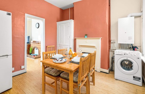 Bowes House | 4 Bedroomed Home with 2 Baths & Free Parking