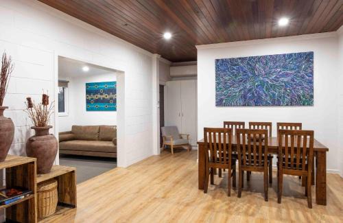 The Gap House | 4 Bedrooms, 2 Bathrooms in Alice Springs