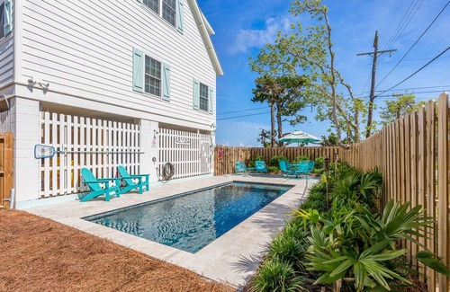 Savannah Beach House | 🌊☀️🏖️4 bedrooms 3.5 bath. Gorgeous marsh views. Wrap around porch 🏖️☀️🌊