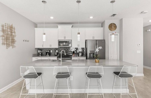 Kissimmee House | 4 Bedrooms/3 Bathrooms/Storey Lake (4831DS)