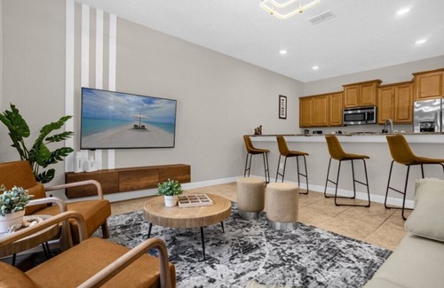 Lindfields House | 4 Bedrooms/3 Bathrooms/Paradise Palms (2955 BP)
