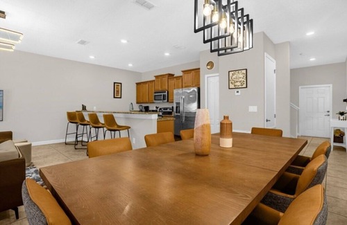 Lindfields House | 4 Bedrooms/3 Bathrooms/Paradise Palms (2955 BP)