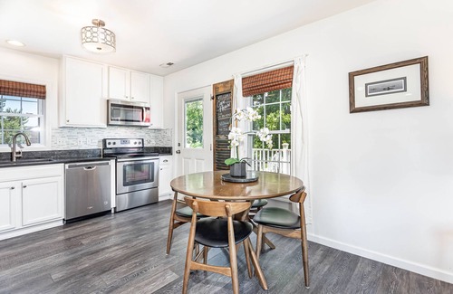 Sandbridge House | 4 bedrooms Cape Cod with pool, 100 yards from the beach