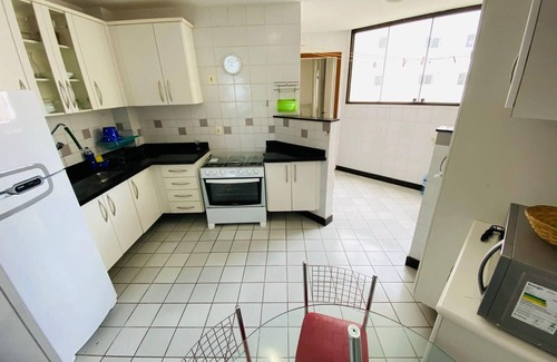 Guarapari Apartment | 4 bedrooms facing the sea with barbecue Praia do Morro