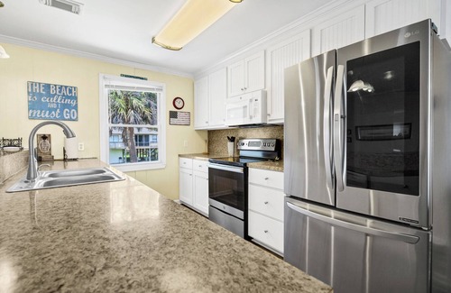 Edisto Island House | 4 bedrooms, Gorgeous Ocean Views, fireplace, entertainment room with BIG TV!