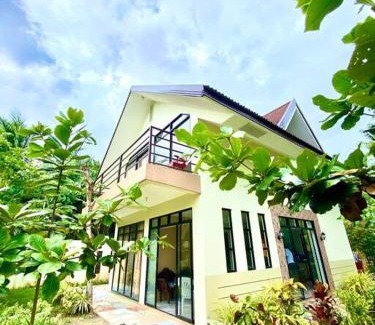Albuquerque Ski Chalet | 4 Bedrooms Guesthouse with Pool and Mangrove Park
