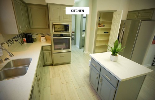 Barker House | 4 Bedrooms Home in the North West Houston!