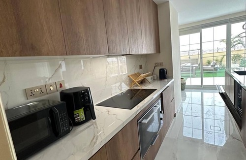 Umm al Quwain Villa | 4 Bedrooms Luxury Villa, Beach and Pool Access, Jacuzzi, Sauna, Bar, Tennis