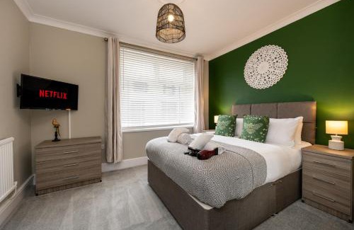 Abercynon Apartment | 4 Bedrooms Sizeable for Contractors or Families