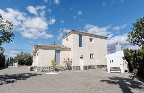Lliria Ski Chalet | 4-bedrooms villa in Liria, 25 min to Valencia