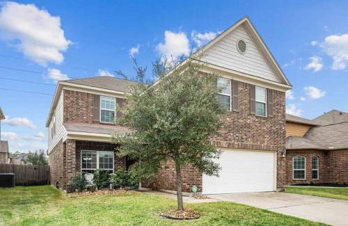 Spring House | 4 bedrooms with theatre! 10 minutes to Six Flags!