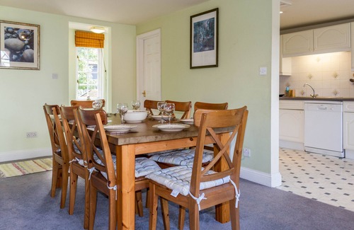 Thorpeness Apartment | 4 Bell Lodge, - sleeps 7 guests in 3 bedrooms