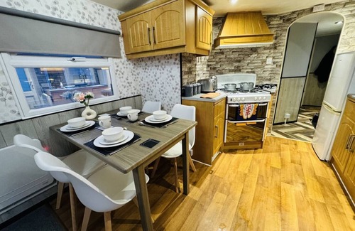 Ingoldmells Apartment | 4-berth holiday home in Ingoldmells with direct beach access, perfect for family holidays.