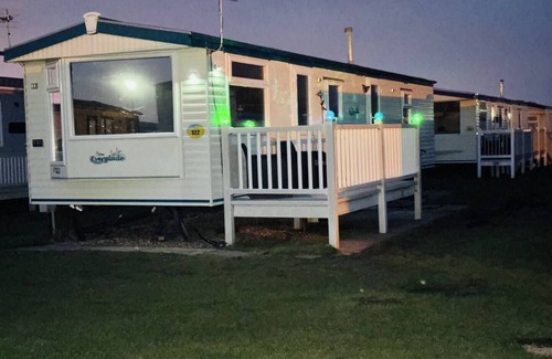 Ingoldmells Apartment | 4-berth holiday home in Ingoldmells with direct beach access, perfect for family holidays.